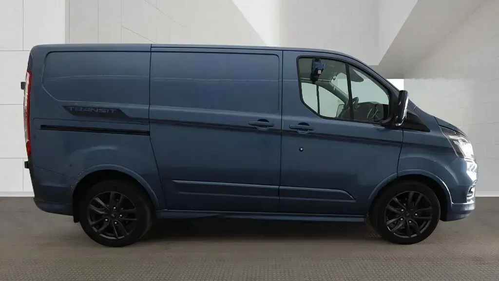 Used Ford Transit Custom Sport 170 HP (125 kW) 2018 Blue Van