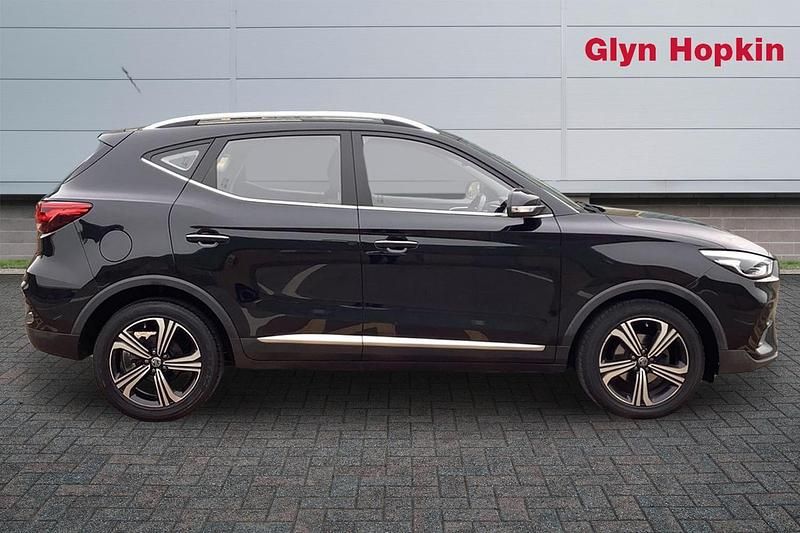 Usado MG ZS Excite 106 HP (77 kW) 2022 Preto SUV