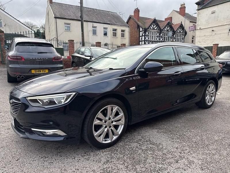 Used Vauxhall Insignia SRi 170 HP (125 kW) 2018 Blue Estate