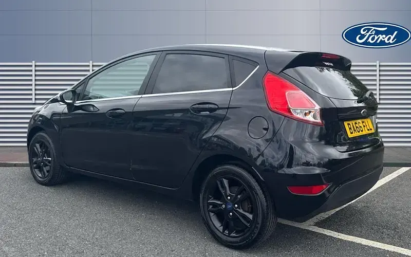 Used Ford Fiesta Zetec 82 HP (60 kW) 2016 Black Hatchback