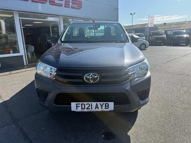 Used Toyota HiLux Active 148 HP (108 kW) 2021 Grey Pickup