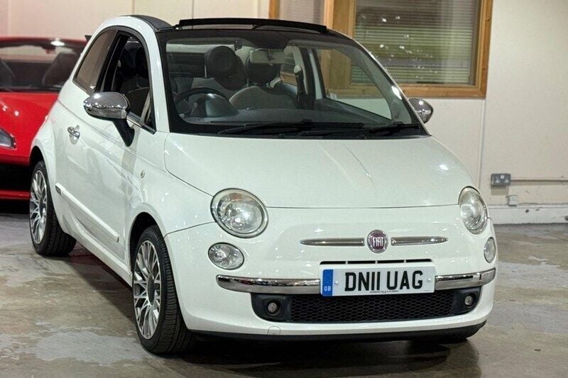 White Used 2011 Fiat 500C Lounge Cabriolet | £3,489 (Fair price) - Image 1/1