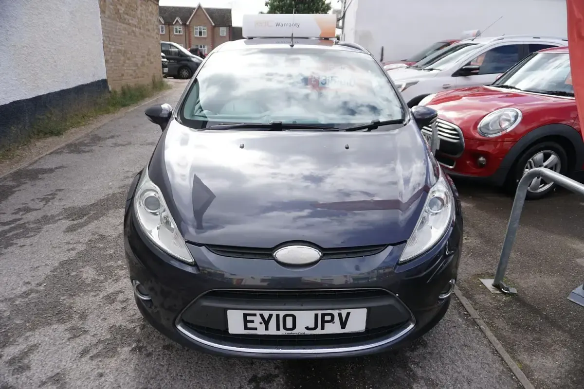 Used Ford Fiesta Titanium 96 HP (70 kW) 2010 Grey Hatchback