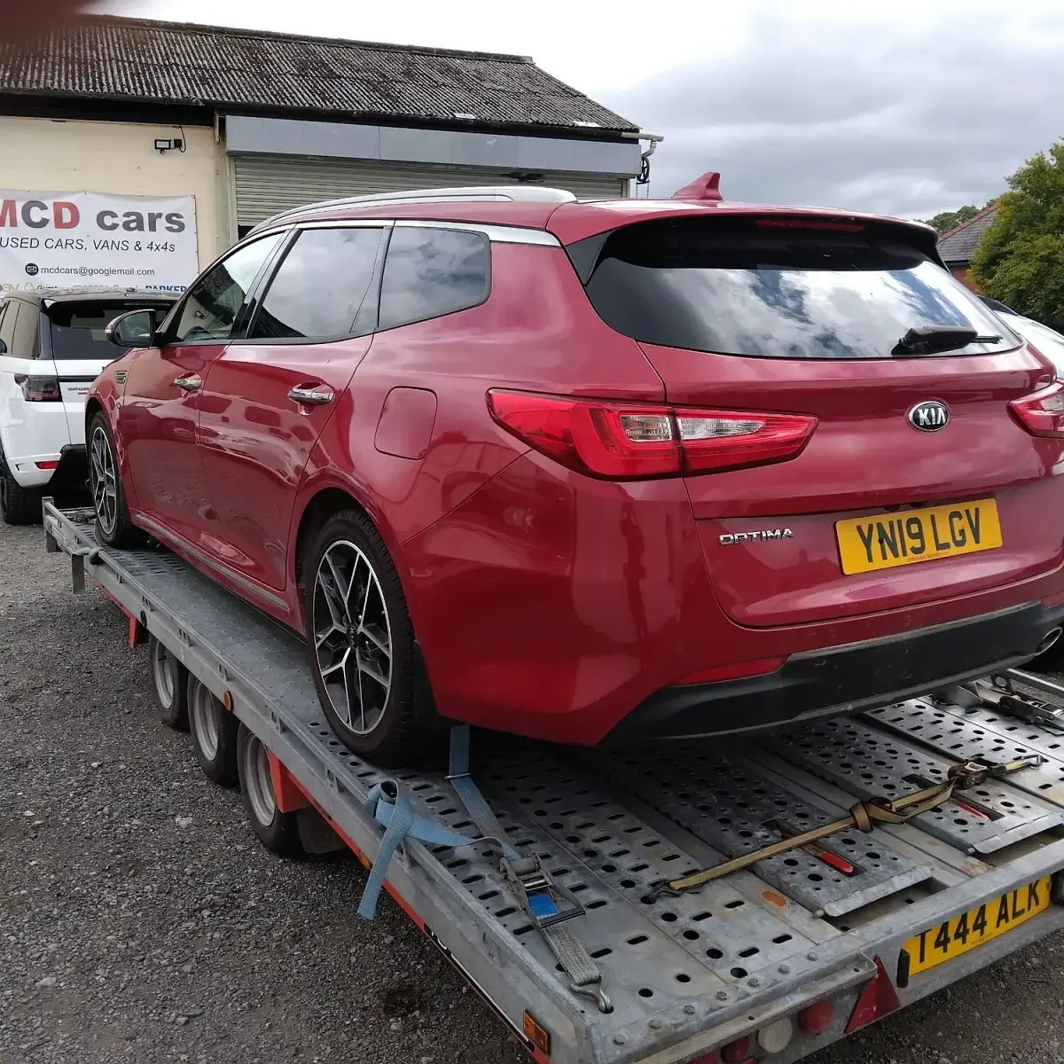 Used Kia Optima 136 HP (100 kW) 2019 Red Estate