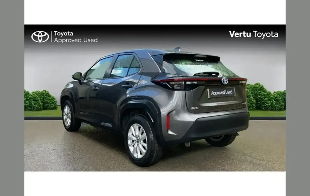 Used Toyota Yaris Cross 113 HP (83 kW) 2023 Grey SUV