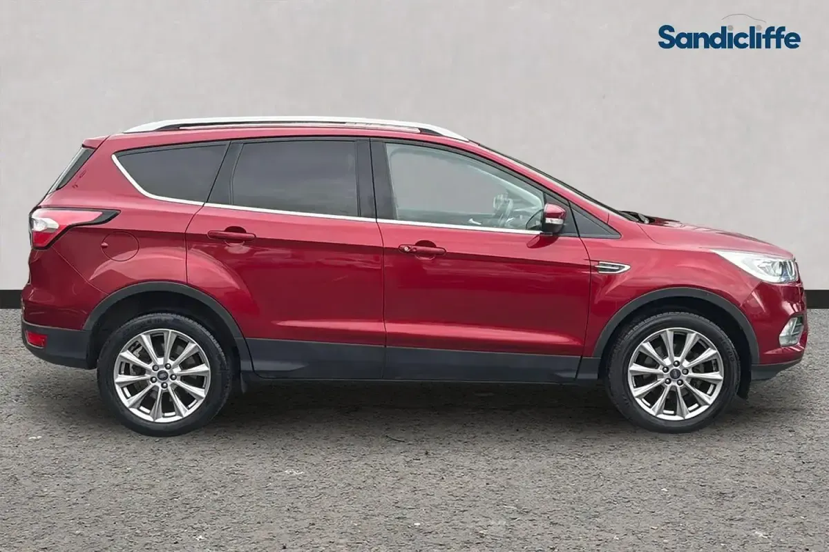 Used Ford Kuga Titanium 150 HP (110 kW) 2019 Red SUV
