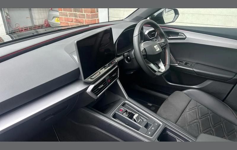 Begagnad Seat Leon Black Edition 272 HK (200 kW) 2026 Svart Halvkombi
