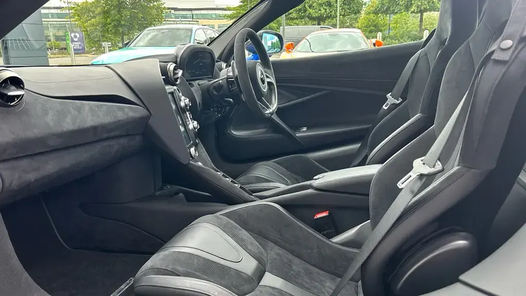 Used McLaren 720S 720 HP (529 kW) 2023 Blue Coupe