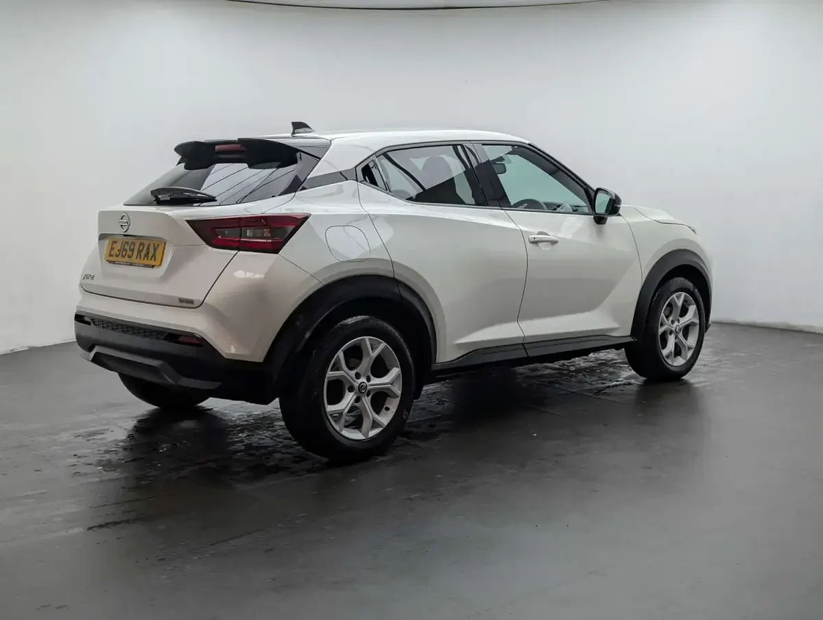 Begagnad Nissan Juke N-Connecta 2020 Vit SUV