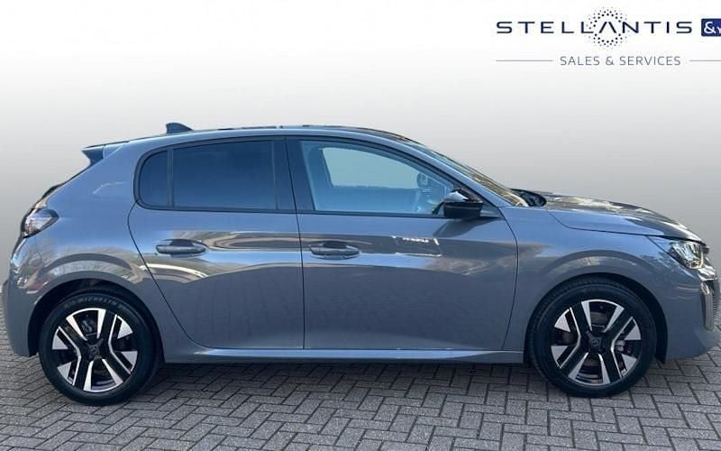 Used Peugeot 208 Allure 101 HP (74 kW) 2025 Hatchback