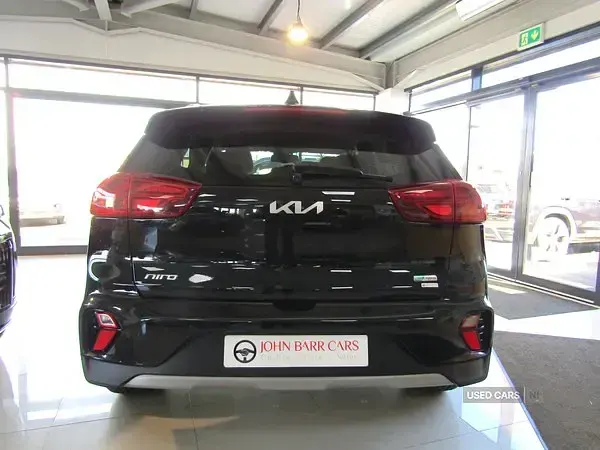 Gebraucht Kia Niro 139 PS (102 kW) 2022 Schwarz SUV