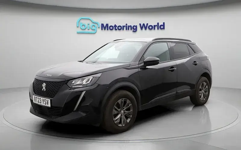 Second-hand Peugeot 2008 Active+ 101 CP (74 kW) 2023 Negru SUV