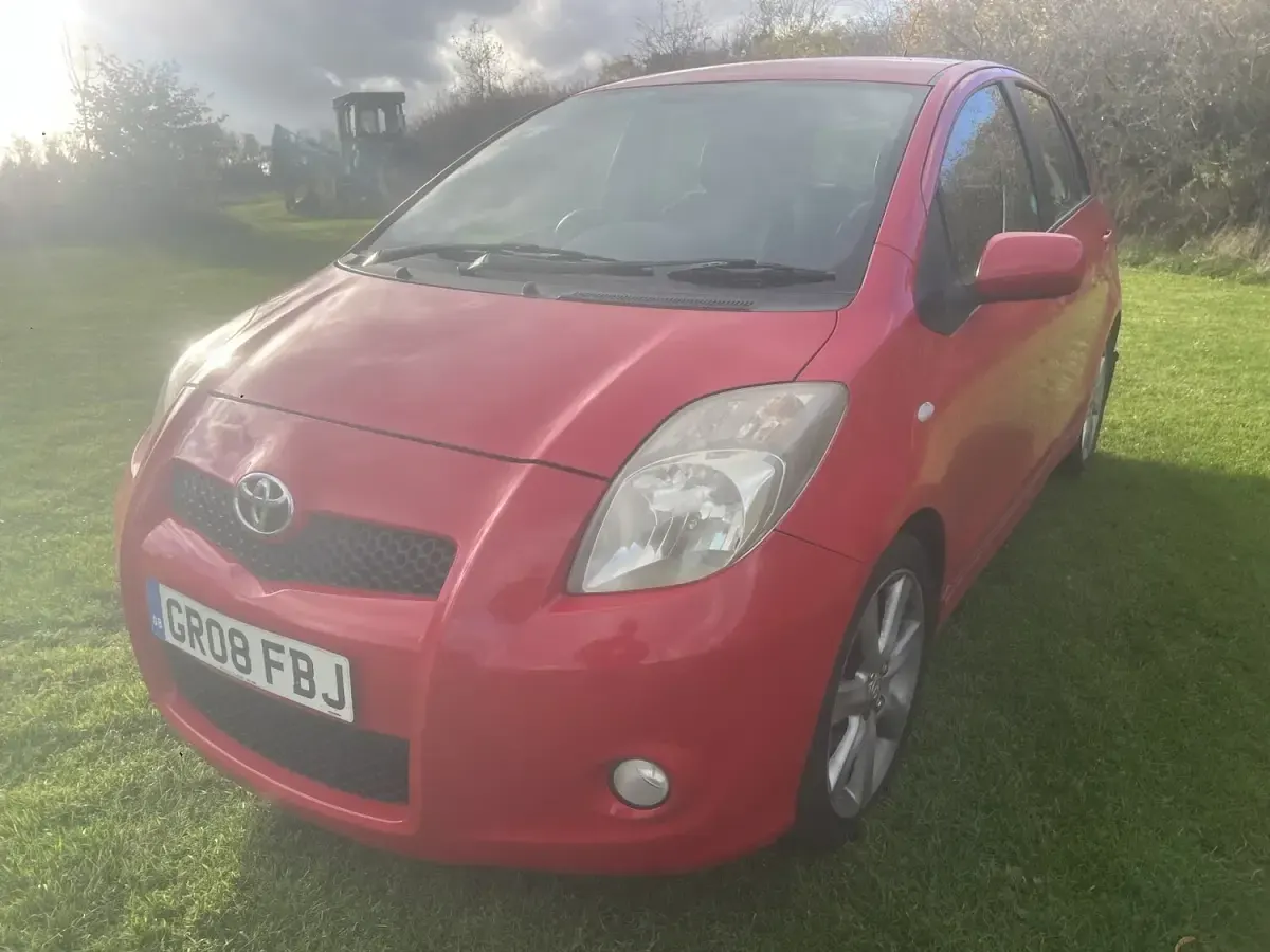 Used Toyota Yaris SR 133 HP (97 kW) 2008 Red Hatchback