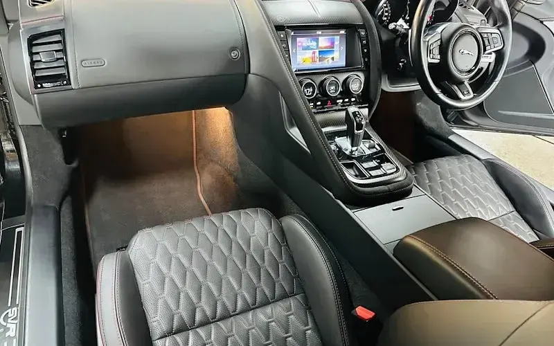 Usado Jaguar F-Type Supercharged 575 HP (422 kW) 2019 Coupé