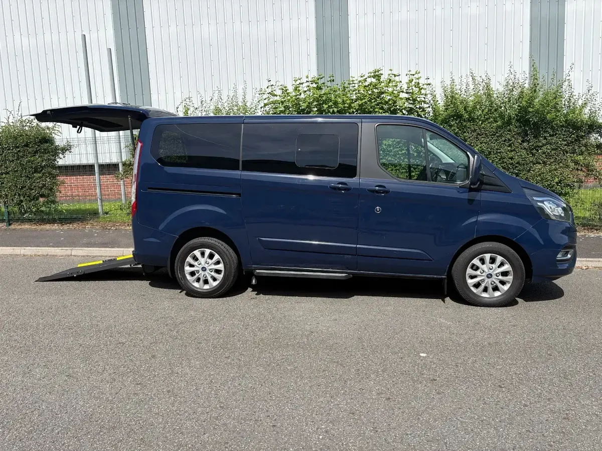Used Ford Transit Titanium 2019 Blue MPV