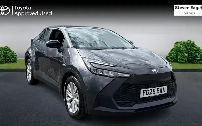 Used Toyota C-HR 140 HP (102 kW) 2025 SUV