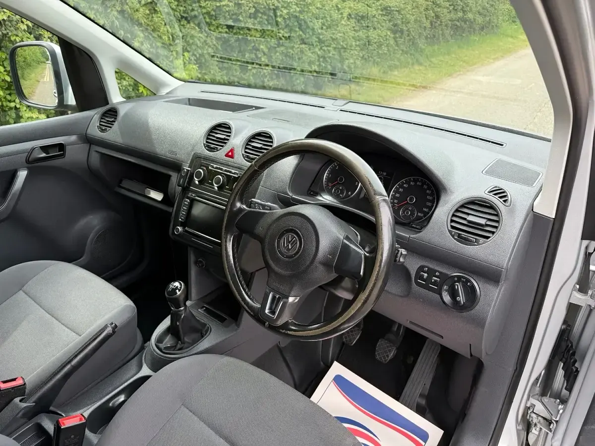 Used VW Caddy Highline 102 HP (75 kW) 2015 Silver MPV