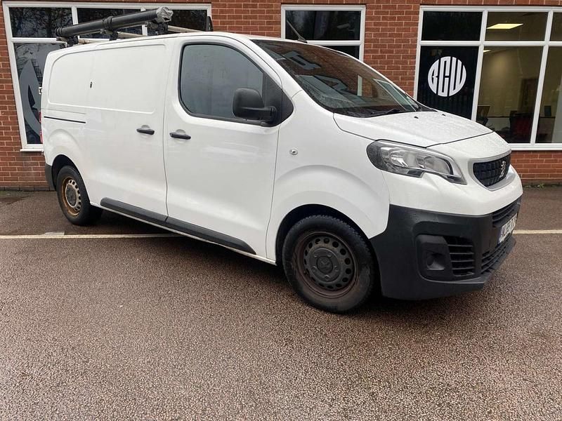 White Used 2019 Peugeot Expert Van | £10,020 (Fair price) - Image 1/4