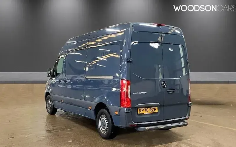 Usado Mercedes E-Sprinter Progressive 85 kW (116 CV) 2020 Gris Van