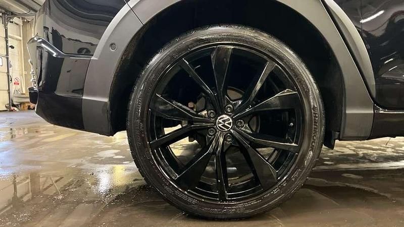 Used VW Taigo R-line 110 HP (80 kW) 2023 Black SUV