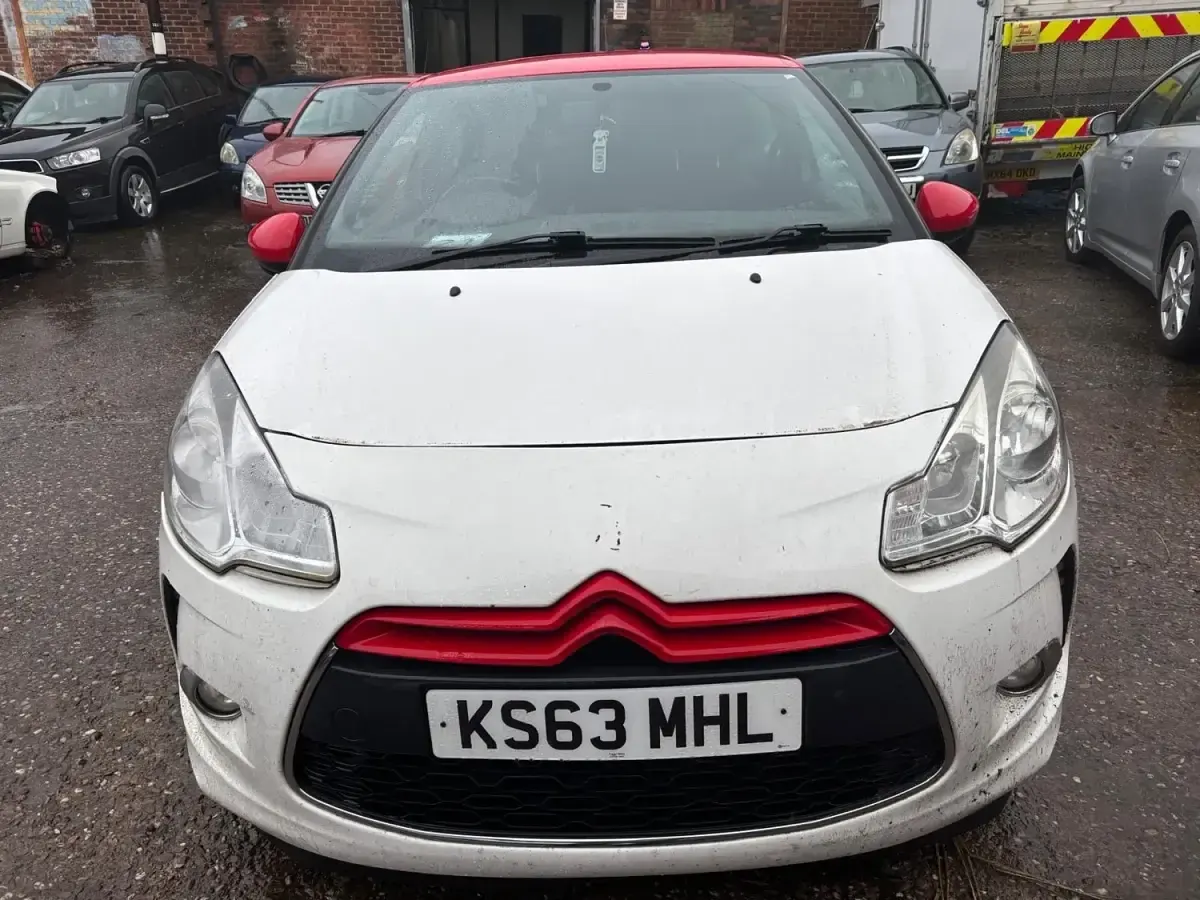 Używany Citroën DS3 2013 Biały Hatchback