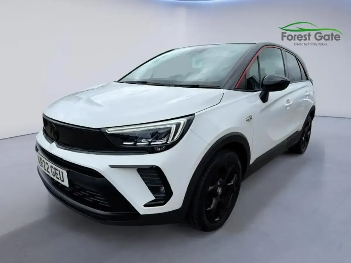 Used Vauxhall Crossland GS Line 82 HP (60 kW) 2022 White SUV