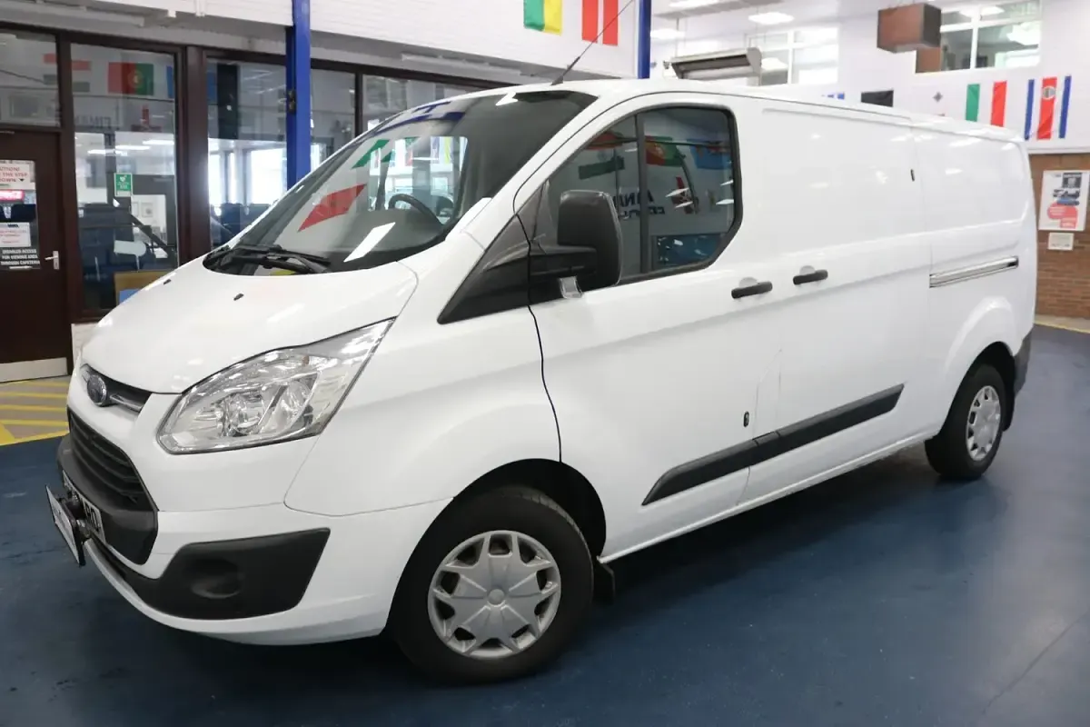 Used Ford Transit Custom Trend 130 HP (95 kW) 2017 White Van