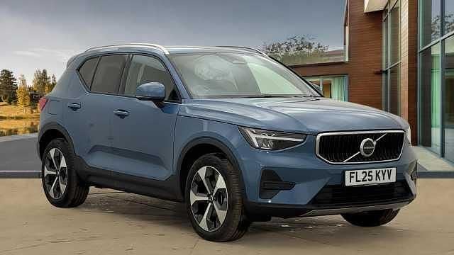 Fjord blue Used 2025 Volvo XC40 Core SUV | £29,990 (Fair price) - Image 1/4