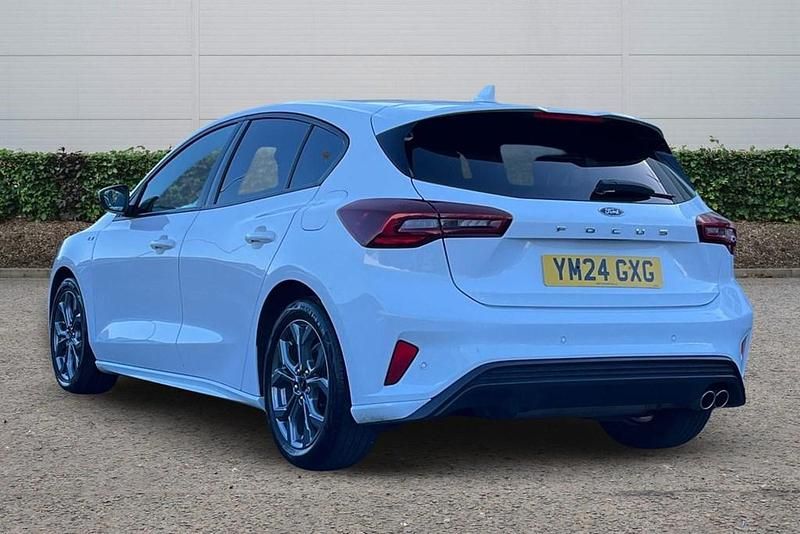 Used Ford Focus ST-Line 2024 White Hatchback