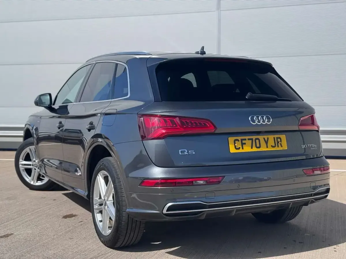 Usado Audi Q5 S-Line 299 HP (219 kW) 2020 Cinzento SUV