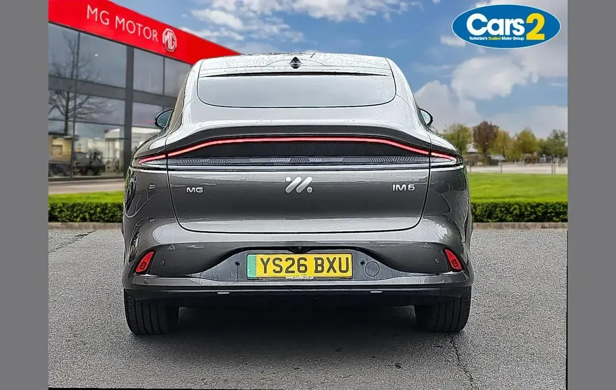 New MG IM6 300 kW (408 HP) 2026 Silver SUV