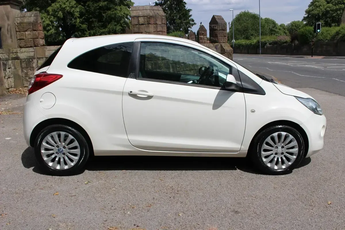 Used Ford Ka Zetec 2012 White Hatchback