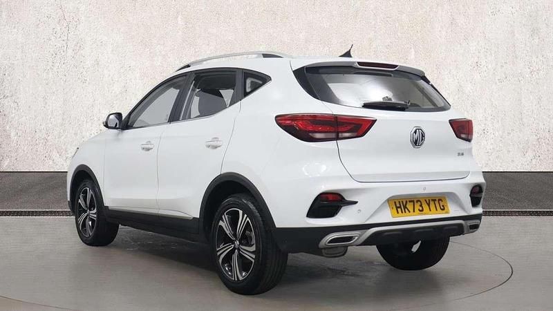 Usado MG ZS Excite 106 HP (77 kW) 2023 Branco Sedan