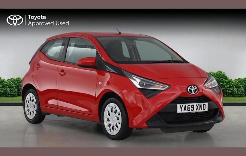 Red pop Used 2020 Toyota Aygo X-play Hatchback | £6,975 (Good price) - Image 1/4