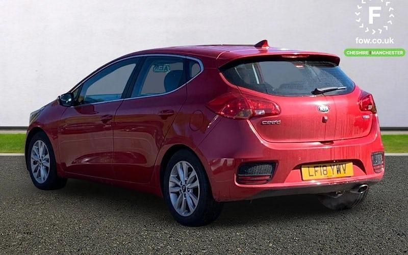 Usado Kia Ceed 135 HP (99 kW) 2018 Vermelho Citadino