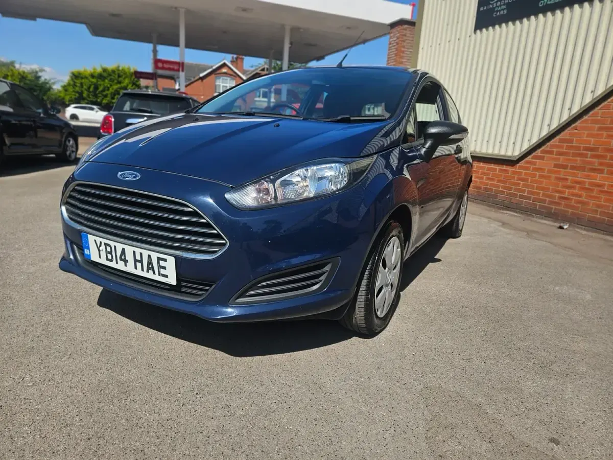 Used Ford Fiesta Studio 82 HP (60 kW) 2014 Blue Hatchback
