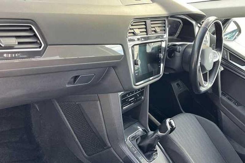 Used VW Tiguan Allspace Life 150 HP (110 kW) 2022 Blue SUV