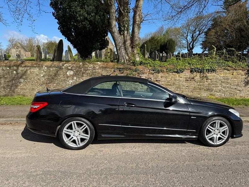Begagnad Mercedes E220 2013 Svart Cab