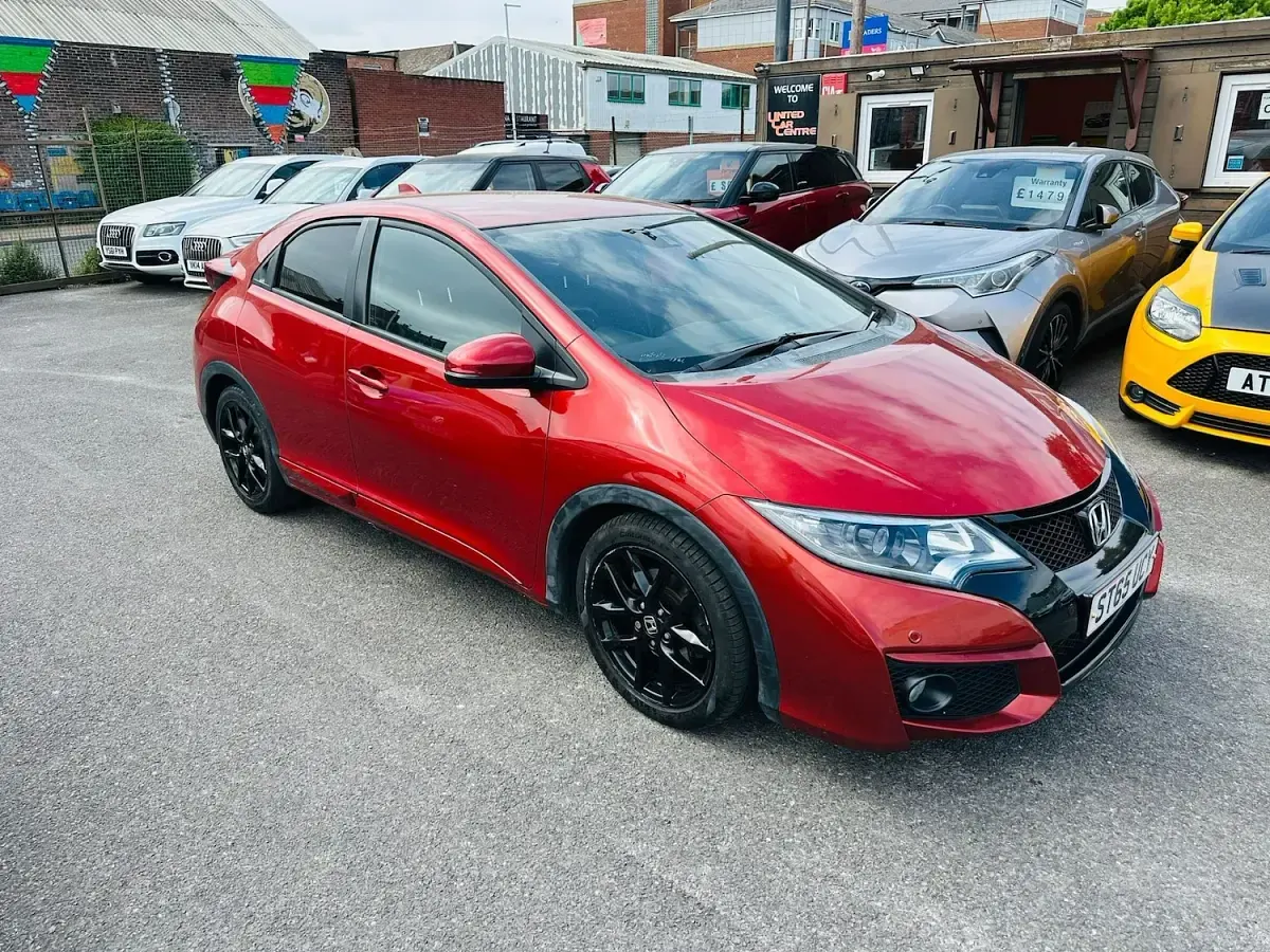 Used Honda Civic Sport 142 HP (104 kW) 2015 Red Hatchback