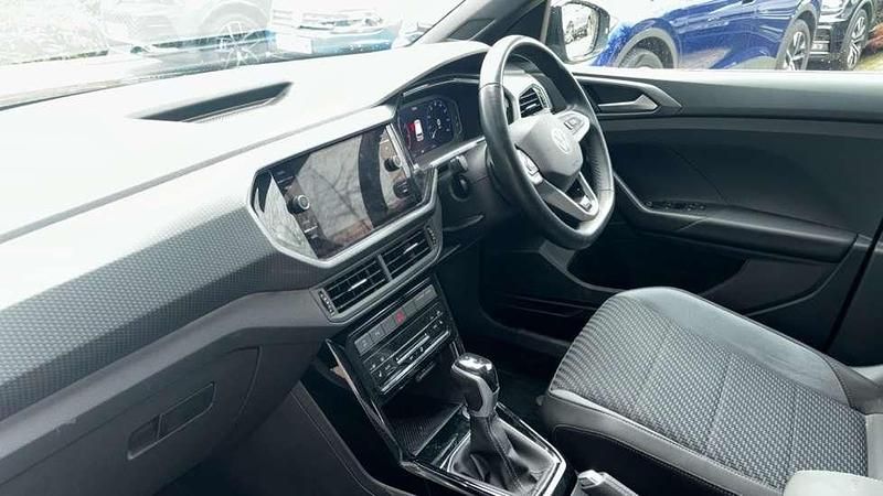 Used VW T-Cross R-line 110 HP (80 kW) 2022 Deep black pearl SUV