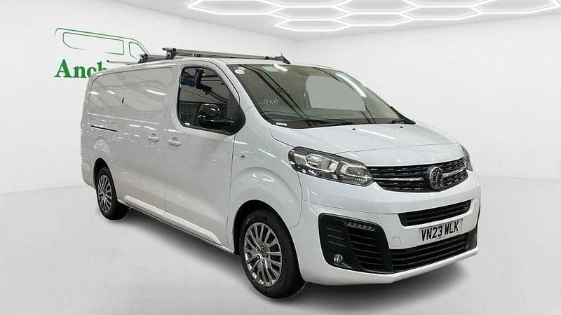 Used Vauxhall Vivaro 100 HP (73 kW) 2023 White MPV