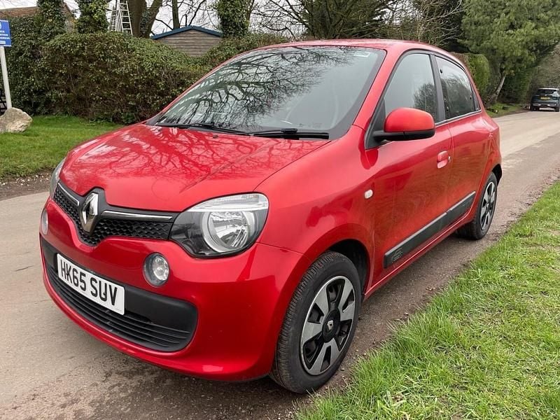 Used Renault Twingo Play 70 HP (51 kW) 2015 Red Hatchback