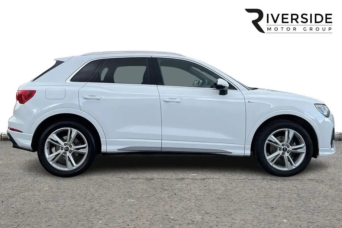Used Audi Q3 S-Line 150 HP (110 kW) 2024 White SUV