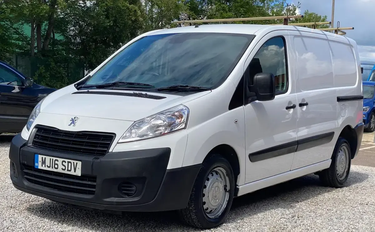 Used Peugeot Expert 90 HP (66 kW) 2016 White Van