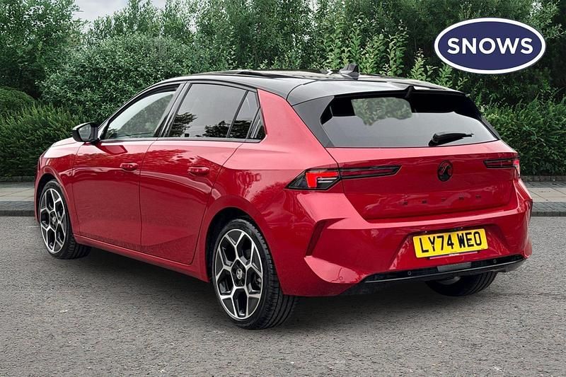 Used Vauxhall Astra Ultimate 130 HP (95 kW) 2025 Red Hatchback