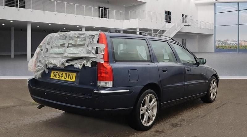 Used Volvo V70 SE 170 HP (125 kW) 2004 Blue Estate
