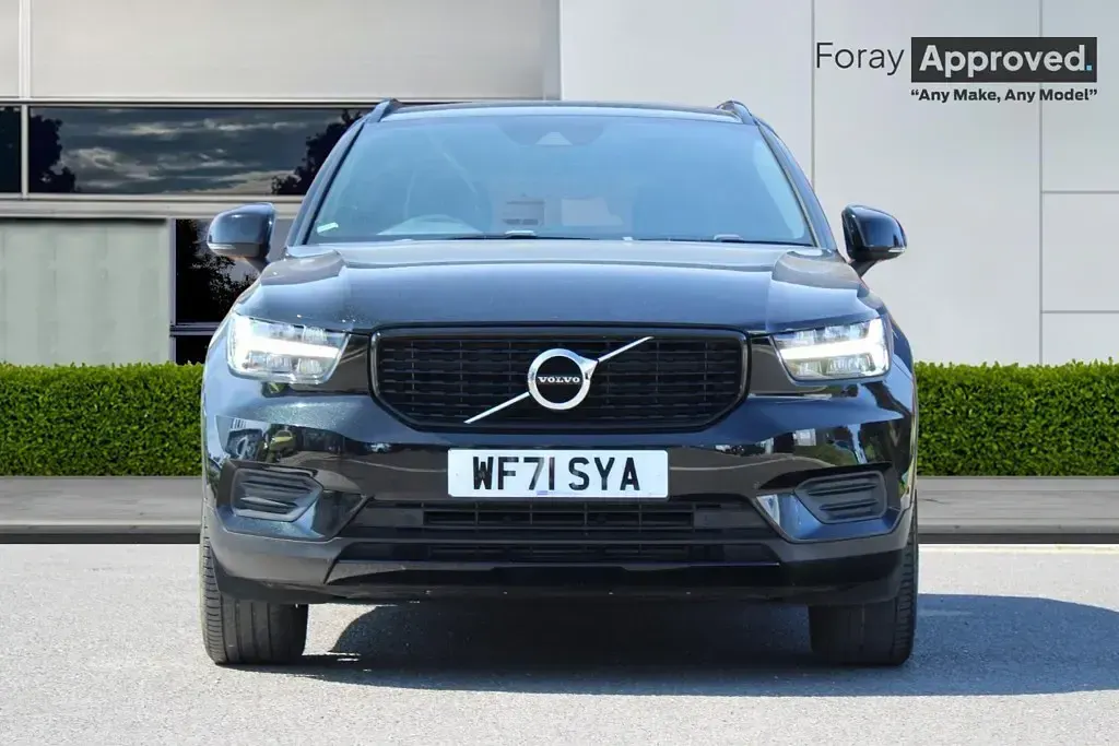 Used Volvo XC40 R-Design 2021 Black stone SUV