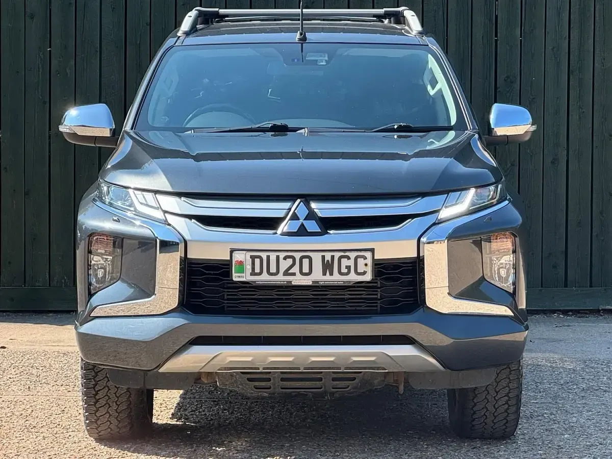 Used Mitsubishi L200 Warrior 150 HP (110 kW) 2020 Grey Pickup