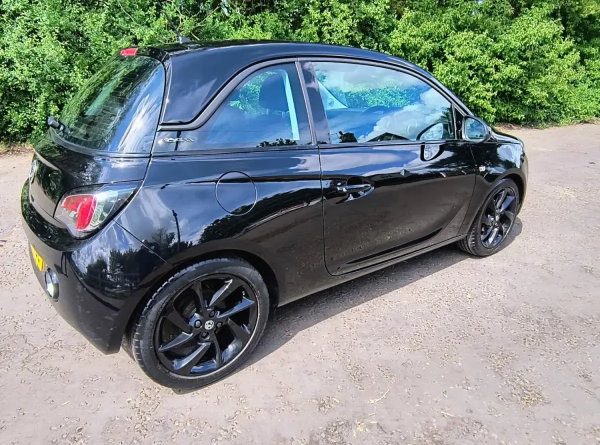 Usado Vauxhall Adam 2017 Preto Citadino