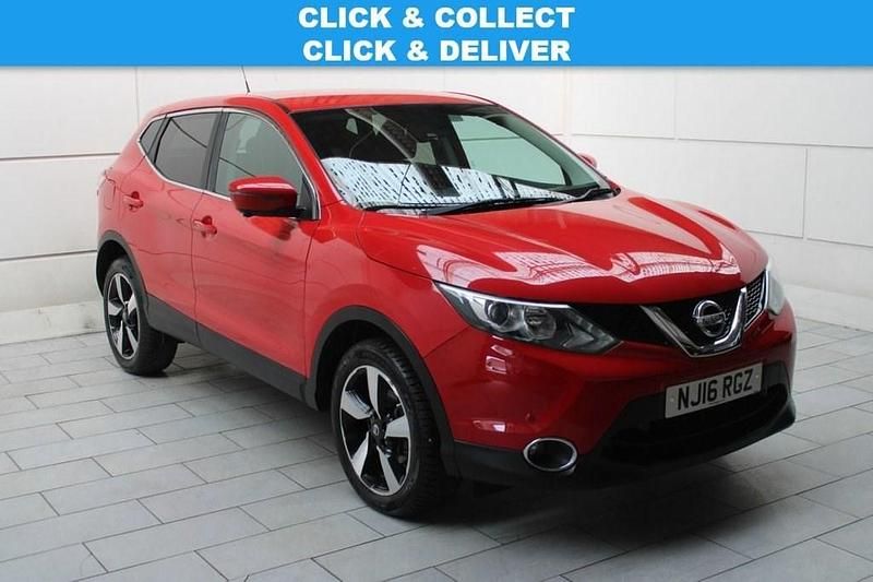 Red Used 2016 Nissan Qashqai N-Connecta SUV | £8,250 (Fair price) - Image 1/4